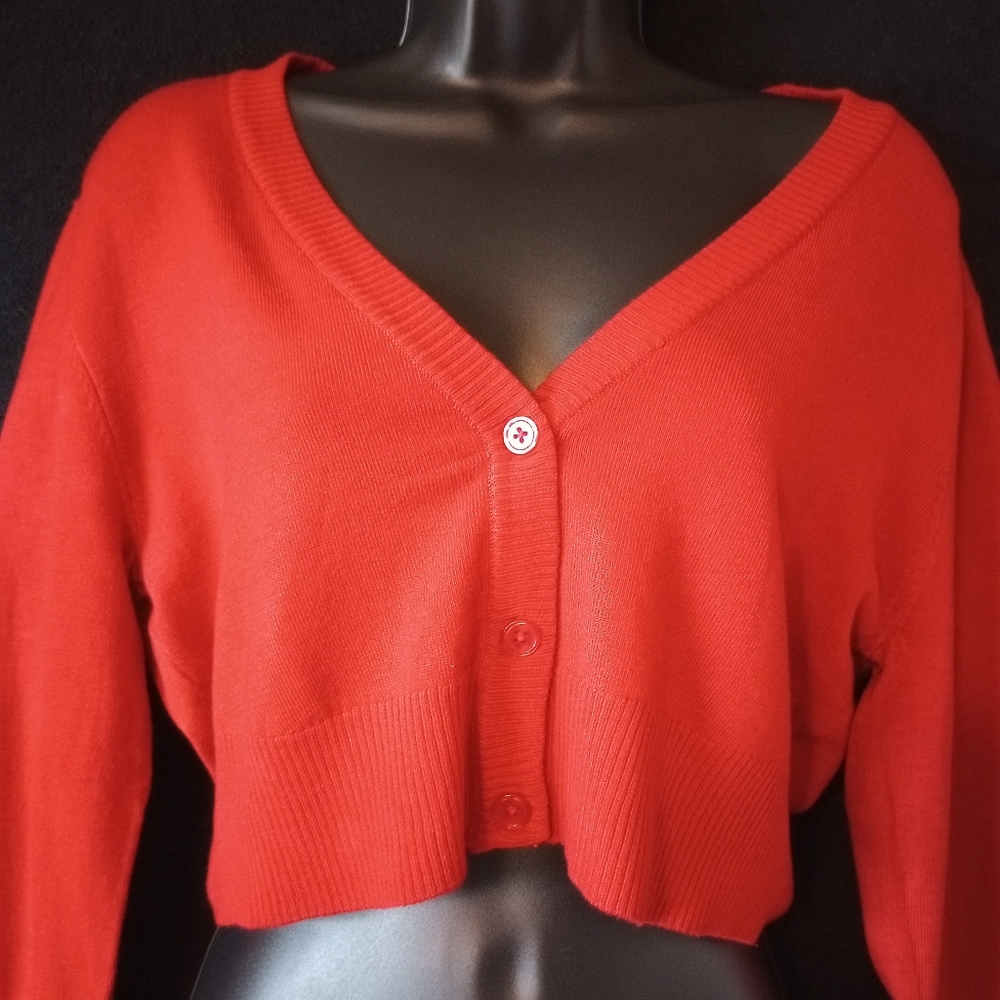 Red Cropped Buttoned Sweater - Picture 2 of 5